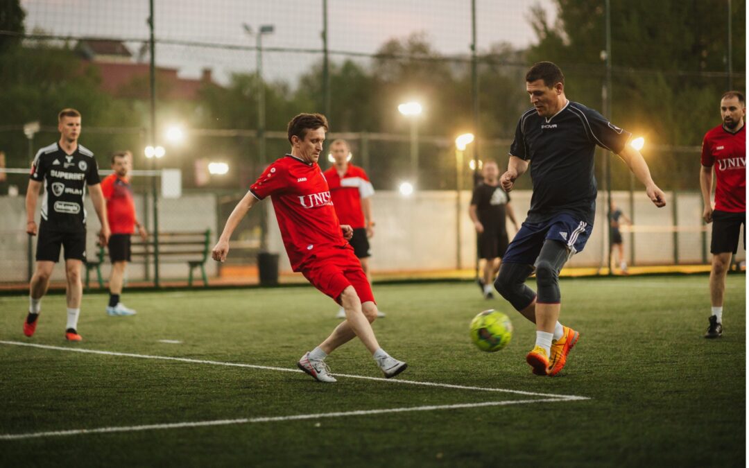 Teren de fotbal în Cluj: ce contează atunci când faci o rezervare